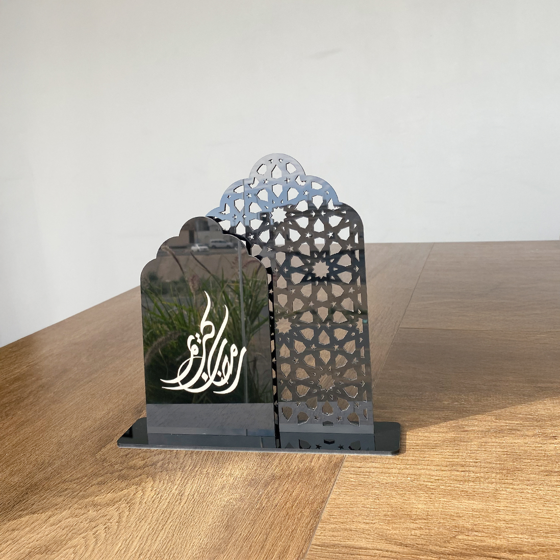 ستاندات اكريليك حسب الطلب
